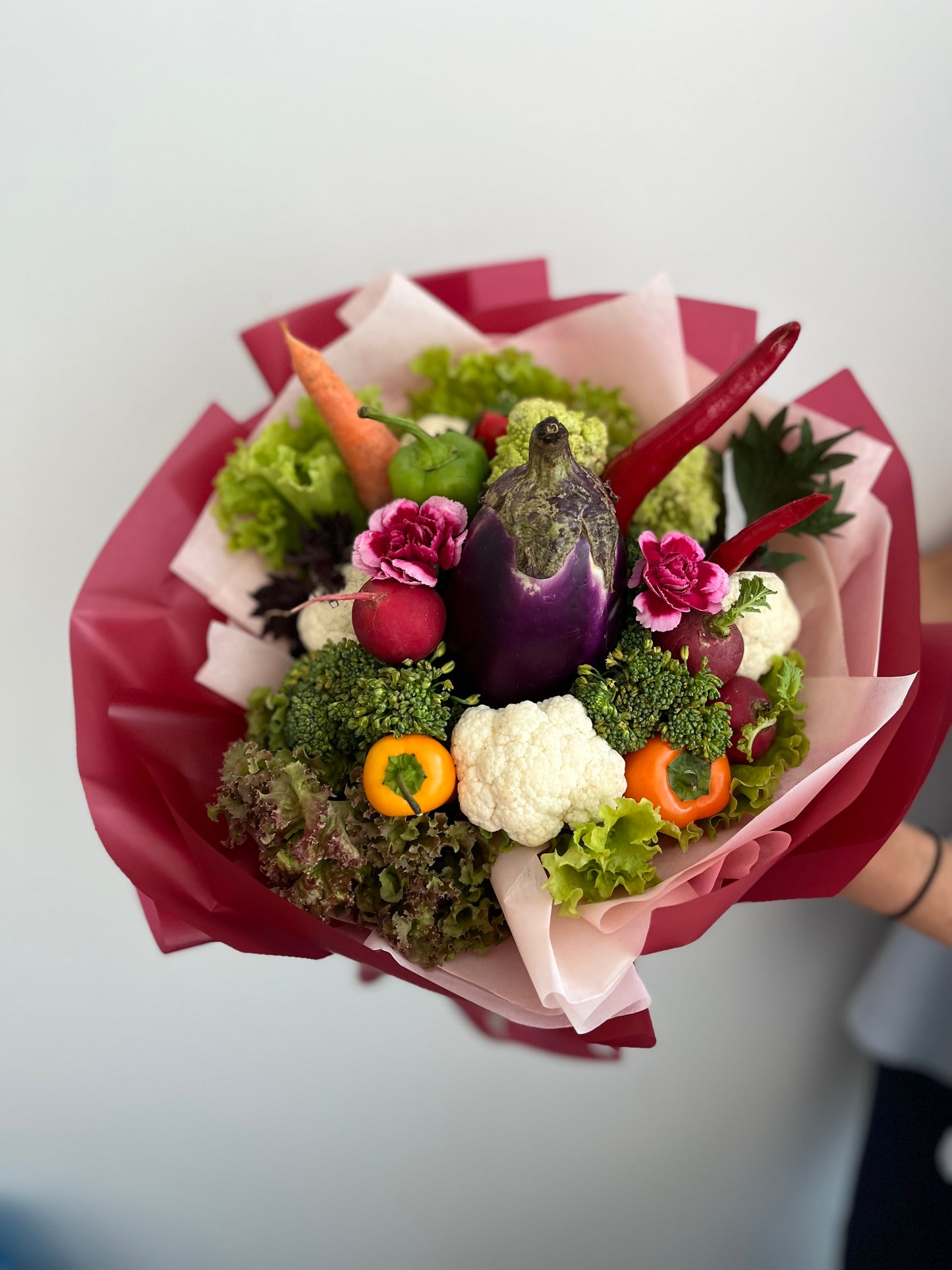 蔬菜花 - 彩紫紅色圓拱形蔬菜花 |母親節禮物 母親節花 蔬菜花束 蔬菜花 蔬菜花束訂購 蔬果花束 蔬菜花束香港 水果花束香港 水果花